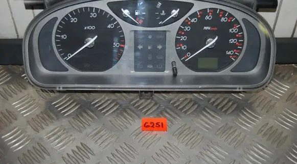 Renault Laguna II Speedometer (instrument cluster) 8200328443
