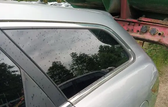 Mazda CX-7 Rear side window