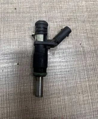 Mercedes-Benz CLS C219 Fuel main line pipe A2720780249