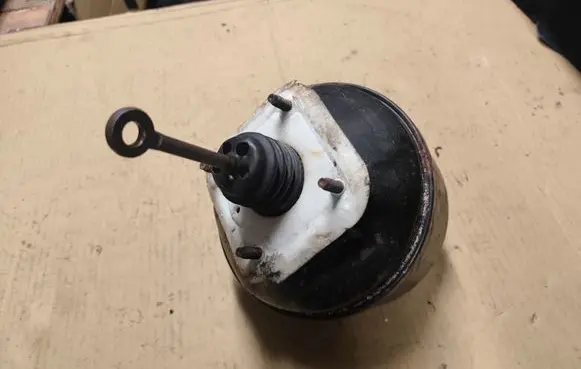Jeep Cherokee XJ Brake booster 52128021