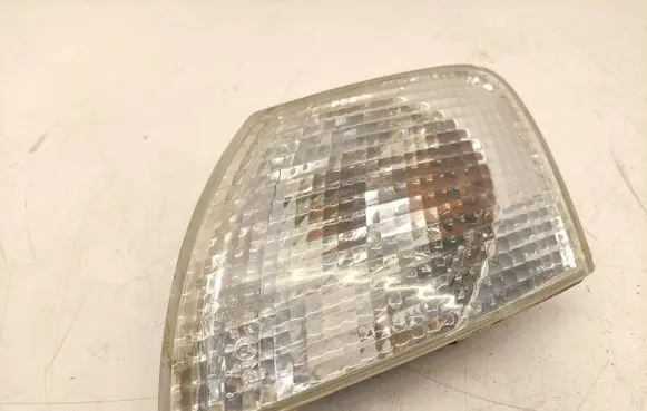 Volkswagen PASSAT B5 Front indicator light 084411516L 03701489