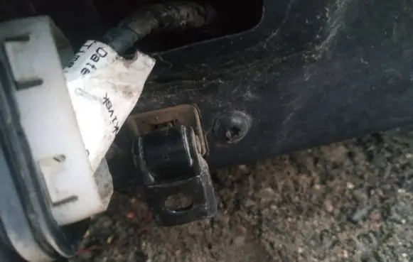Skoda Octavia Mk2 (1Z) Rear door check strap stopper