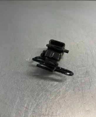 Audi Q7 4L Rear door lower hinge 4L0833412A