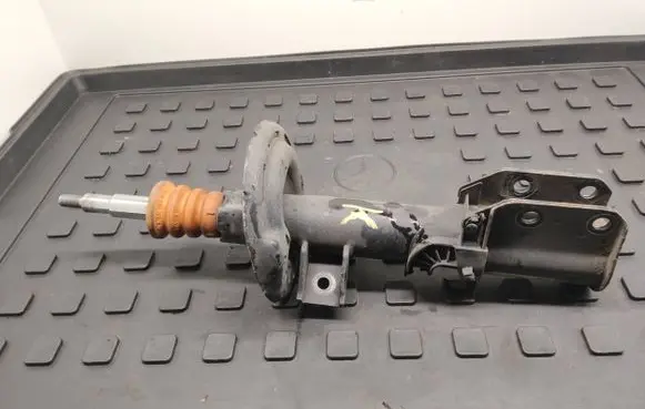 Mercedes-Benz GLK (X204) Front shock absorber/damper A2043202838