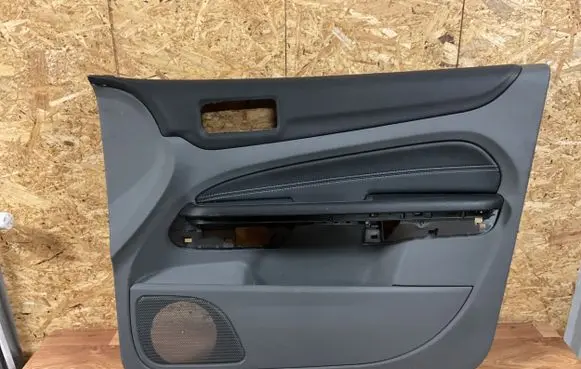 Ford Focus Front door card panel trim 4M51A23942 P9Z1A 4M51A23942C
