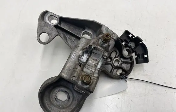 Audi A4 S4 B6 8E 8H Engine mounting bracket 8E0199352F 8E0199352