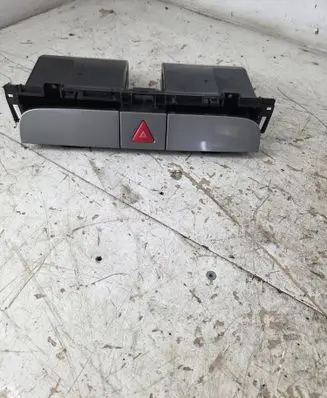 Volkswagen PASSAT B6 Hazard light switch 3C0858407