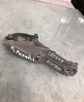 Opel Astra L Driveshaft support bearing bracket 9675488980