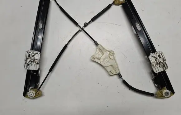 Seat Leon (5F) Front window lifting mechanism without motor 5F4837462D