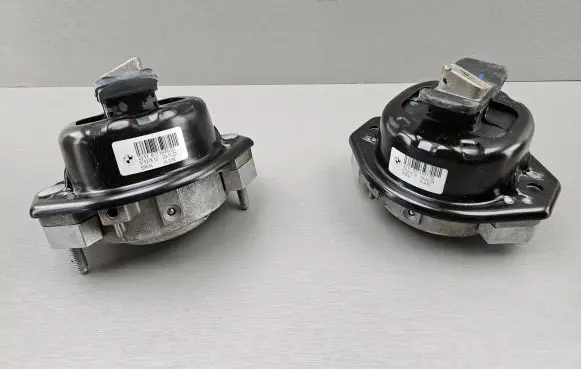 BMW 7 E65 E66 Engine mount bracket 6771917 6771918 22116771917