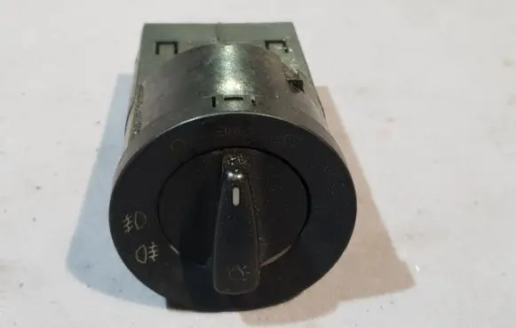 Volkswagen PASSAT B5.5 Light switch 1C0941531A