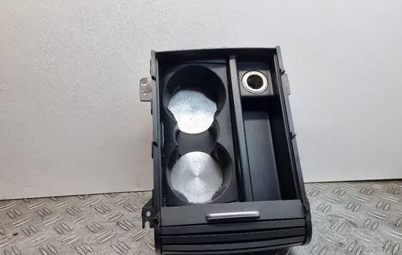 Cup holder front