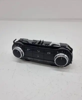 Mercedes-Benz A W176 Climate control unit A2469002208