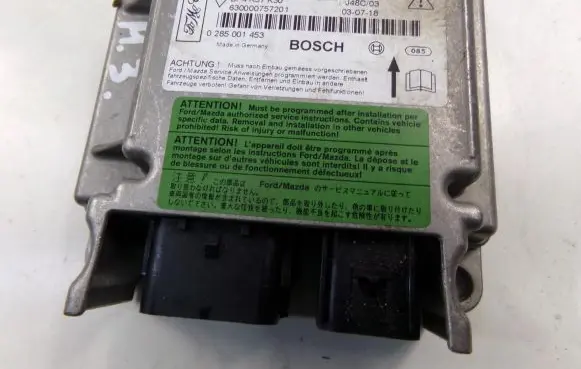 Mazda 3 I Airbag control unit/module 0285001453