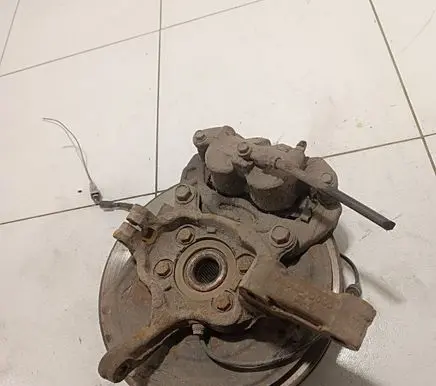 Nissan Qashqai Front wheel hub 40014JD040