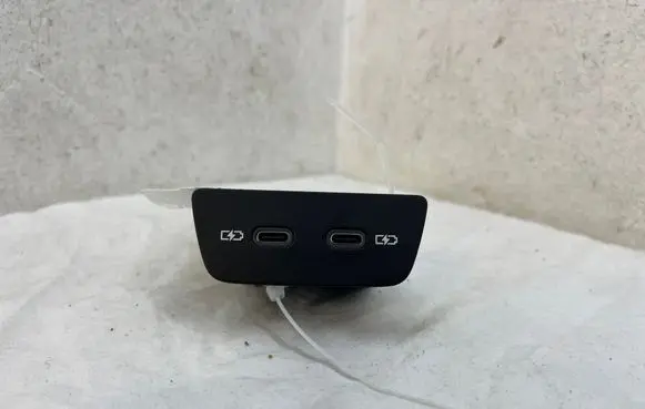 Volkswagen Golf VIII USB socket connector 2G6035718