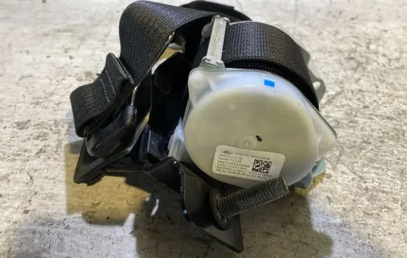 Ford Mustang VI Rear seatbelt FR3B63611B69