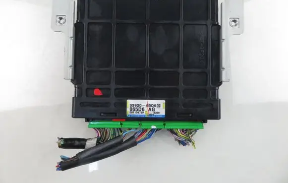 Suzuki Grand Vitara I Engine control unit/module E6T10872H 3392065D60