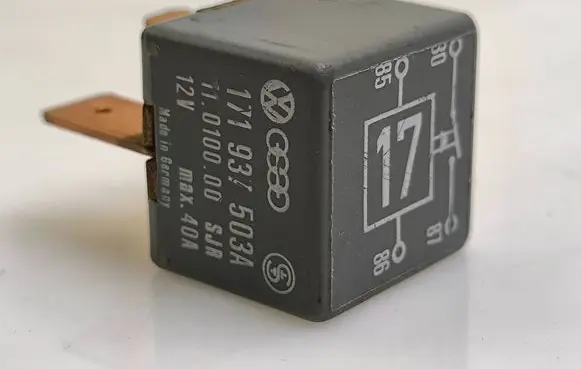 Audi A4 S4 B5 8D Other relay 171937503A 11010000
