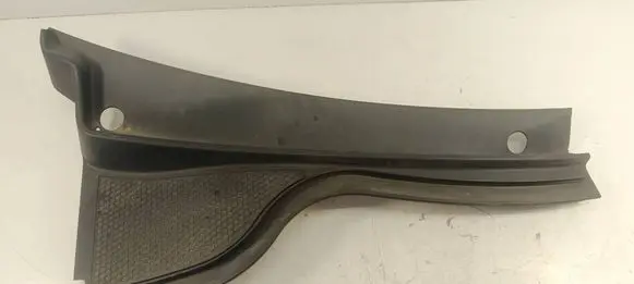 Volkswagen Tiguan Wiper trim 5N2819404A