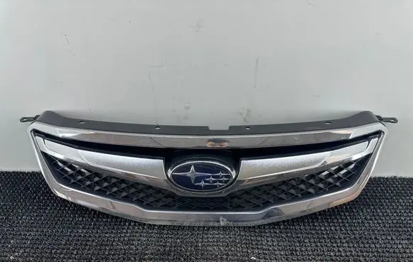 Subaru Legacy Front bumper upper radiator grill 91121AJ000 91121AJ010