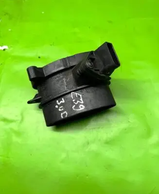 BMW 5 E39 Mass air flow meter 7787076 0928400468 1362