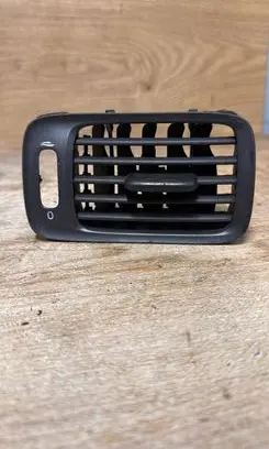 Volvo S70 V70 V70 XC Dashboard side air vent grill/cover trim 9177529