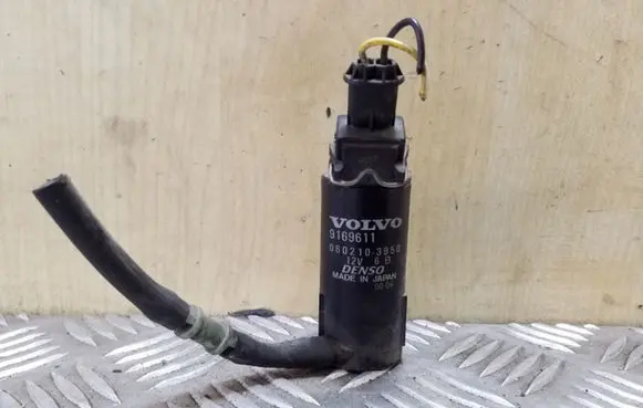 Volvo V70 Windscreen/windshield washer pump 9169611 0602103950