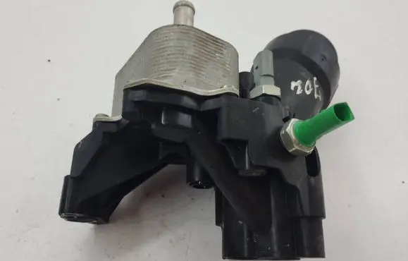 Oil filter mounting bracket
