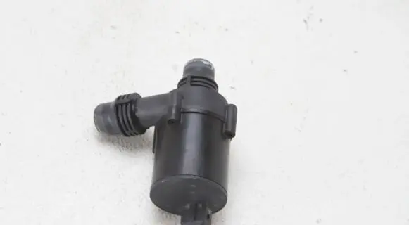 BMW X5 E53 Electric auxiliary coolant/water pump 8381989