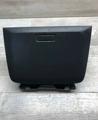 Volkswagen Golf Sportsvan Glove box 0456221