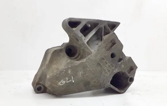 Volkswagen PASSAT B6 Engine mounting bracket 06F199207H