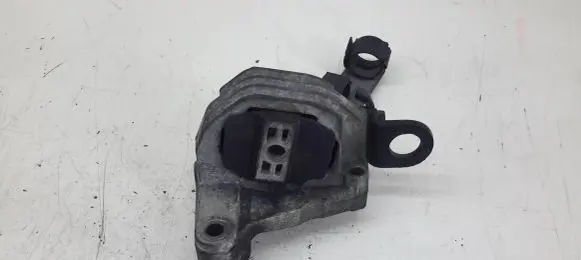 Volvo S60 Engine mount bracket 30741583