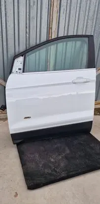 Ford Kuga II Front door