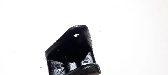 Nissan Primera Engine mounting bracket