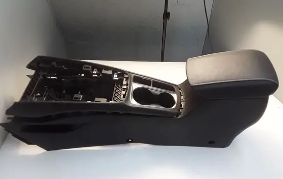 MG MG5 II Armrest 10719040