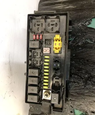 Jeep Grand Cherokee (WK) Fuse module 04692073AB 0000063976