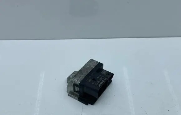 BMW 2 F46 Glow plug pre-heat relay 8514120 1221 0213526