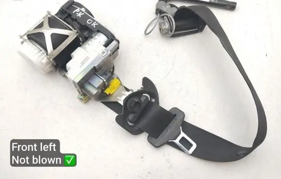 Mercedes-Benz ML W166 Front seatbelt A1668603786