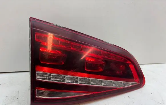 Volkswagen e-Golf Tailgate rear/tail lights 5G0945307F 81240101