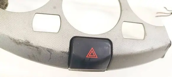 Nissan Note (E11) Hazard light switch