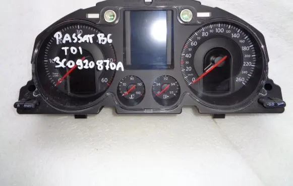 Volkswagen PASSAT B6 Speedometer (instrument cluster) 3C0920870A