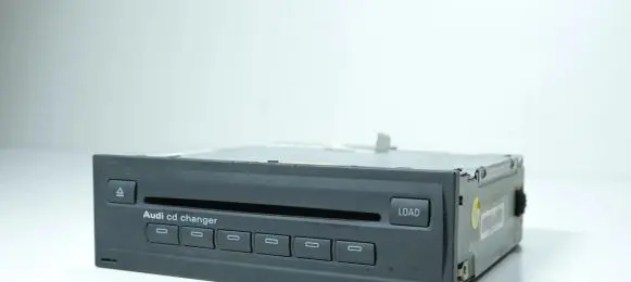 Audi A4 S4 B7 8E 8H CD/DVD changer 
