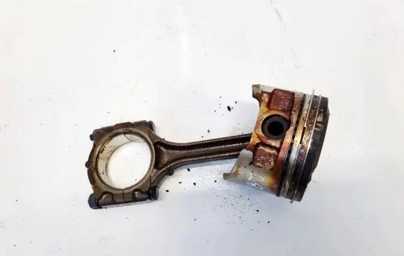 Mitsubishi Carisma Piston with connecting rod