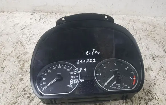 BMW 1 E81 E87 Speedometer (instrument cluster) 102495248