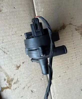 Mercedes-Benz C AMG W204 Electric auxiliary coolant/water pump 3130591163 A2118350028