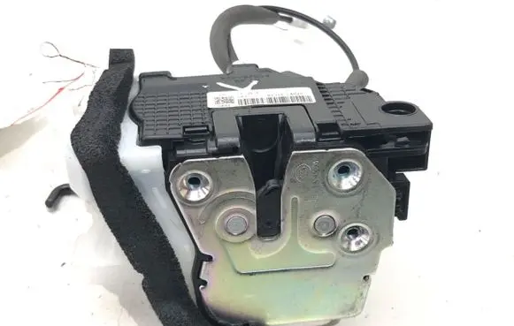 Hyundai i20 (GB IB) Front door lock 81310-C8020