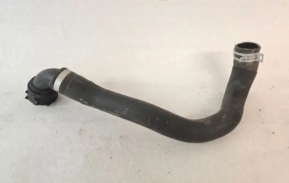 Volvo XC90 Engine coolant pipe/hose 31439753