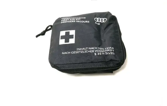 Audi Q7 4M First aid kit 8J7860282B