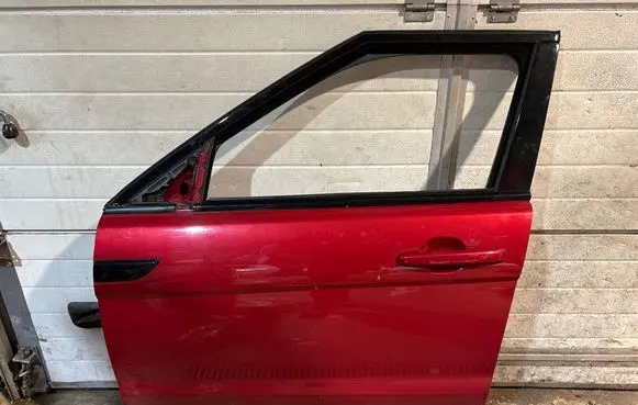 Land Rover Evoque I Front door